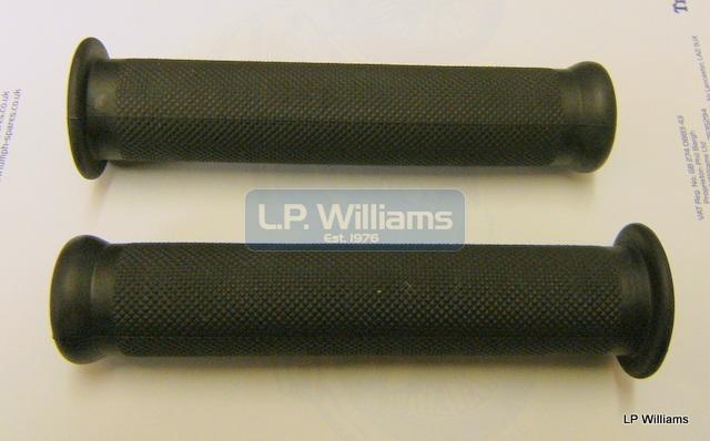Pair of long twistgrips for 1inch handlebars As fitted to Triumph pre unit models. (Without Logo!)