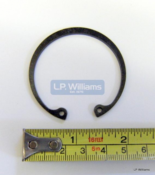 Bearing retaining circlip