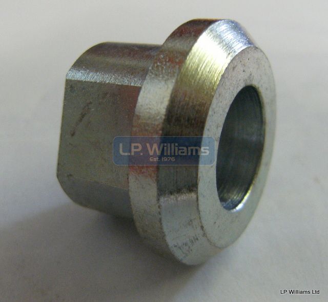 Outer distance piece rear hub